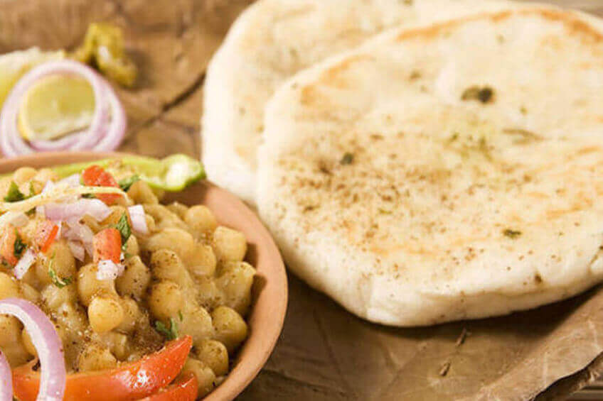 11Chole Kulcha